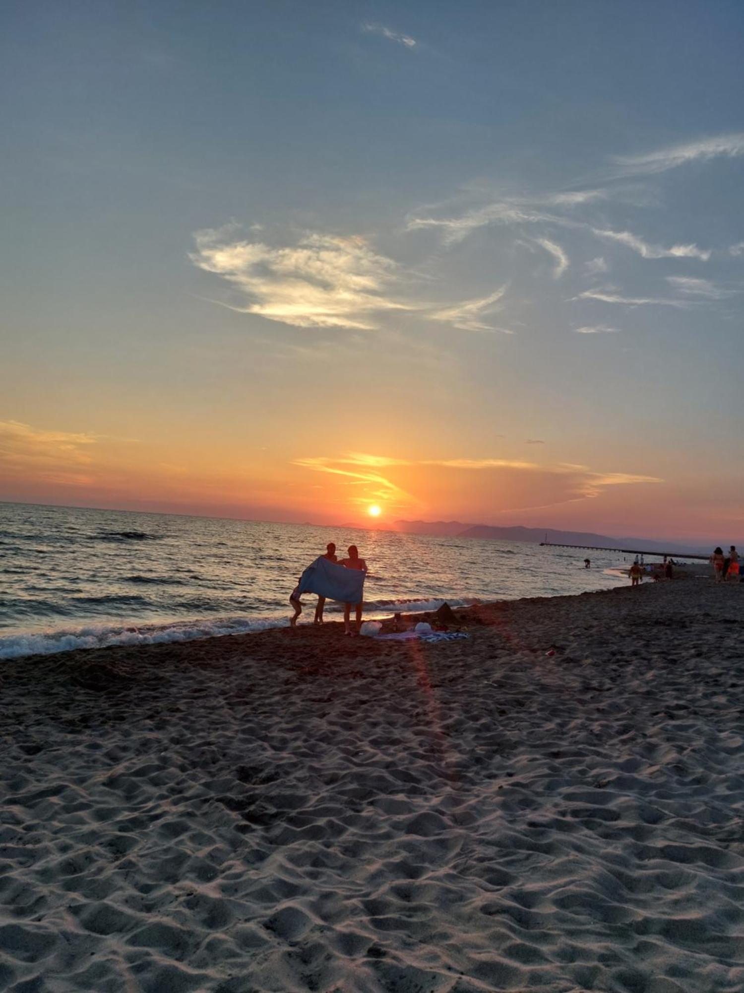 Appartamento Al Mare Di Liguria E Toscana Marina di Massa Eksteriør bilde