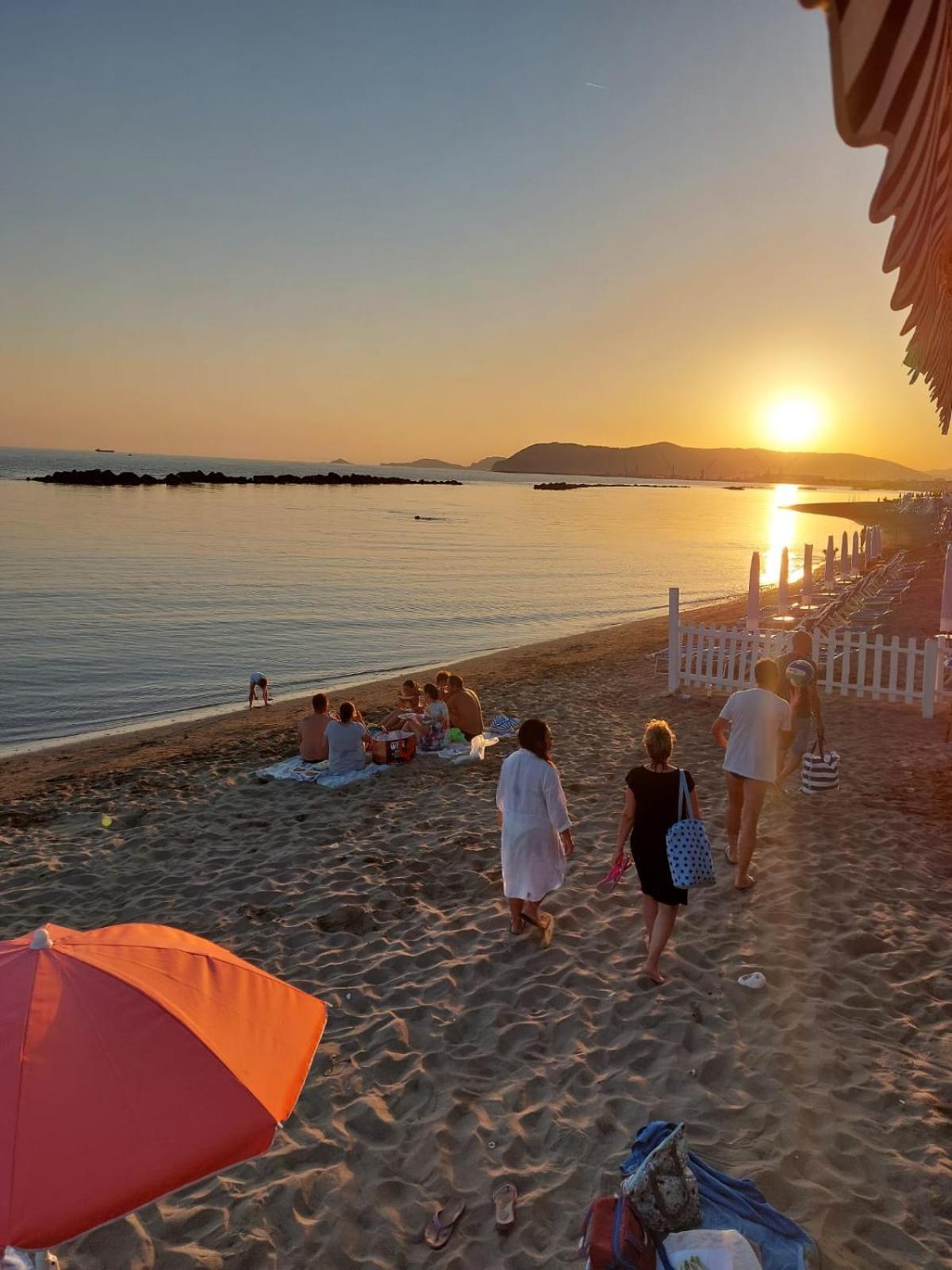 Appartamento Al Mare Di Liguria E Toscana Marina di Massa Eksteriør bilde